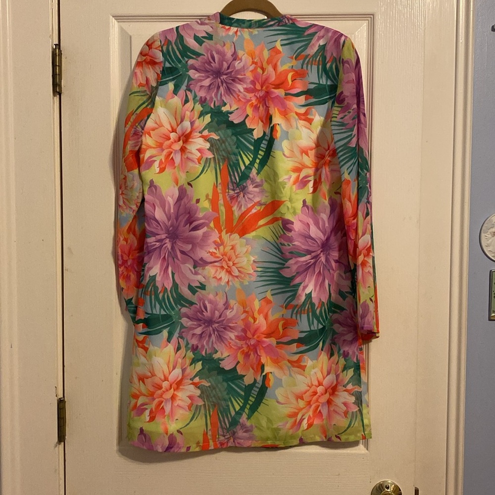 Winter escape reality retreat in this Floral Embellished Tunic by Boston Proper - Picture 4 of 5
